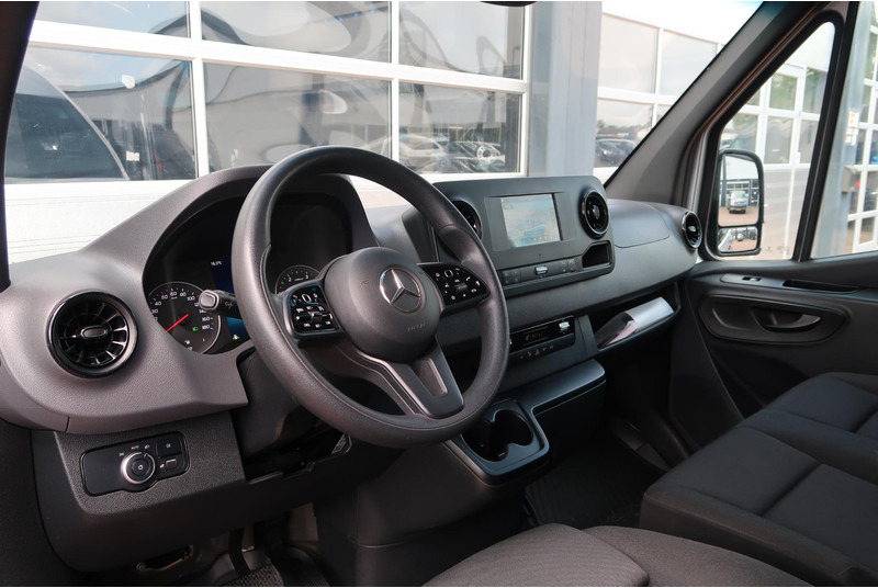 Mercedes-Benz Sprinter 317 CDI L2H2 AUT/ CAMERA/ LED/ CRUISE/ CLIMA/ MBUX - Panel van: picture 2 Mercedes-Benz Sprinter 317 CDI L2H2 AUT/ CAMERA/ LED/ CRUISE/ CLIMA/ MBUX - Panel van: picture 2
