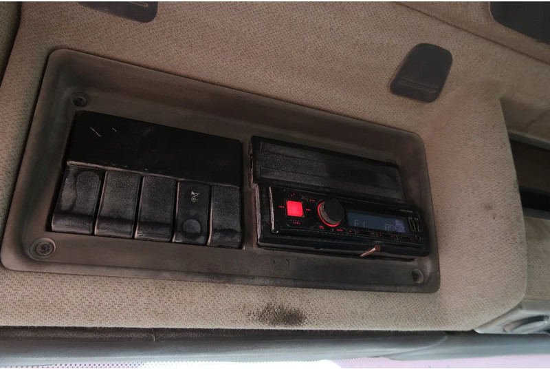 Concrete mixer truck Renault Kerax 370 8X4/ MIXER/ BARYVAL 9 M3/ CRUISE CONTROL/: picture 14