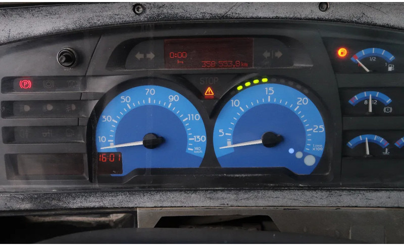 Concrete mixer truck Renault Kerax 370 8X4/ MIXER/ BARYVAL 9 M3/ CRUISE CONTROL/: picture 13