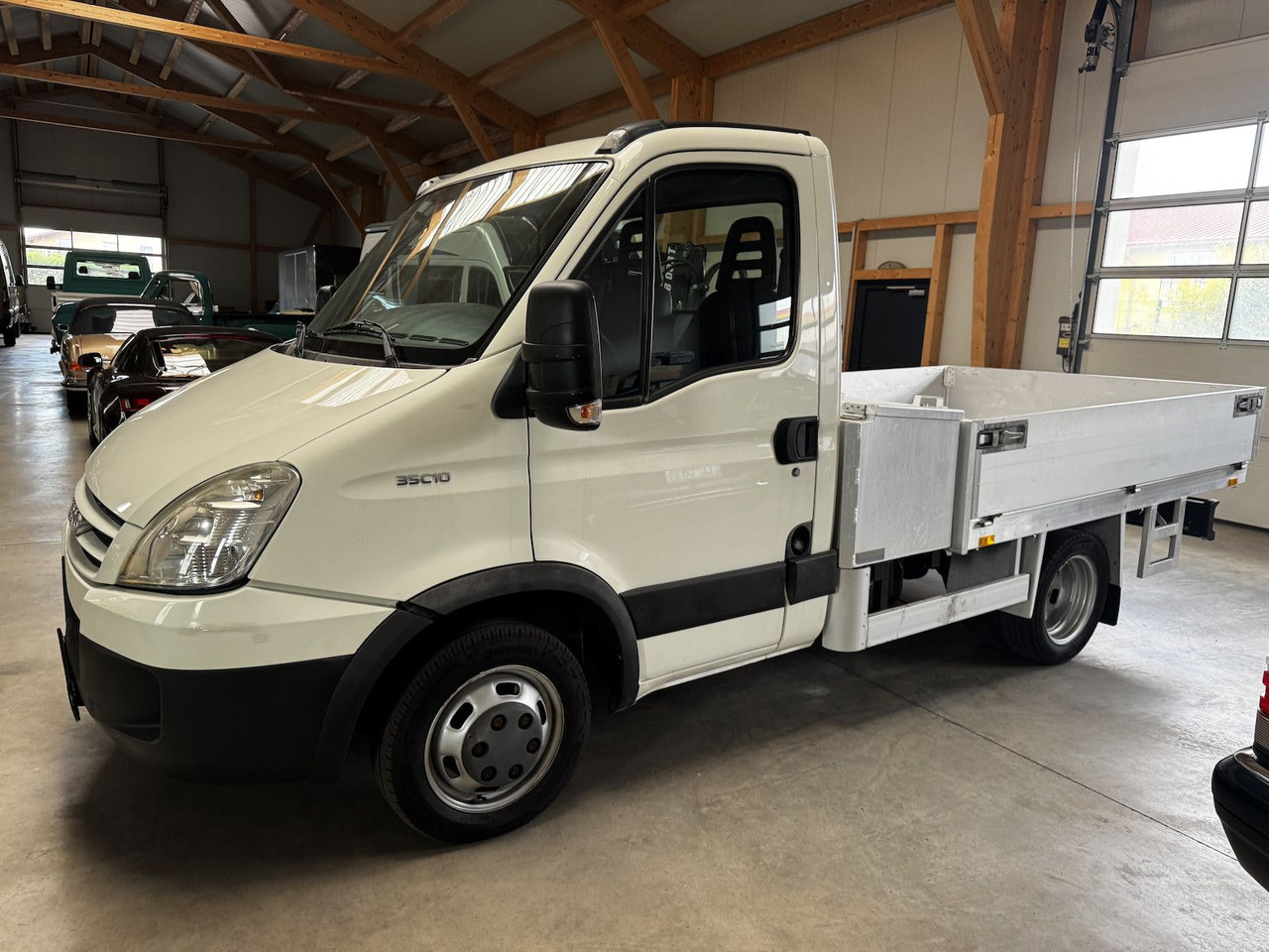 Iveco Daily 35C10 Pritsche HIAB Kran 1. Hand! - Flatbed van: picture 2 Iveco Daily 35C10 Pritsche HIAB Kran 1. Hand! - Flatbed van: picture 2