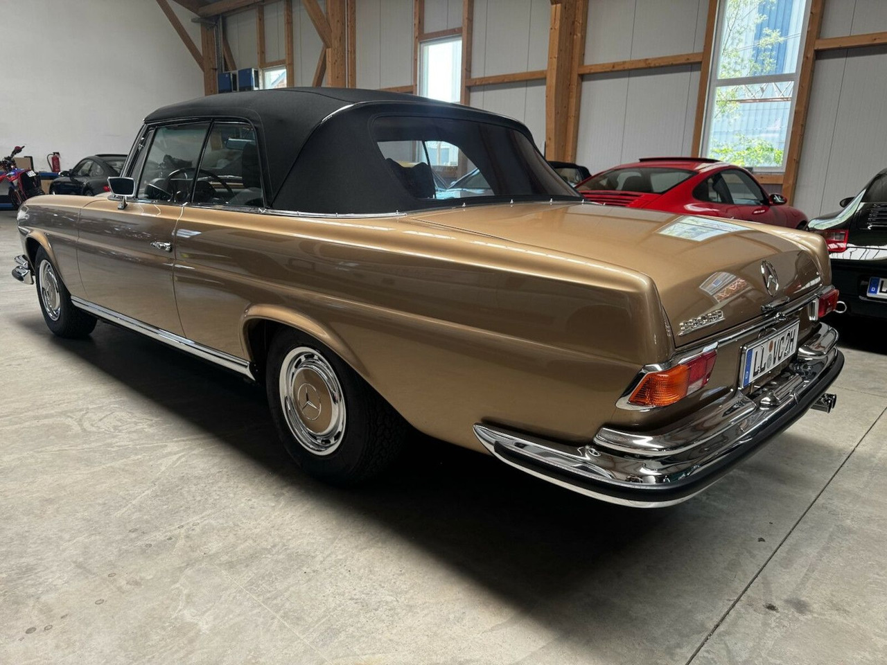 Mercedes-Benz 280 SE Cabrio W111 BRABUS-Classic Restauration - Car: picture 5 Mercedes-Benz 280 SE Cabrio W111 BRABUS-Classic Restauration - Car: picture 5