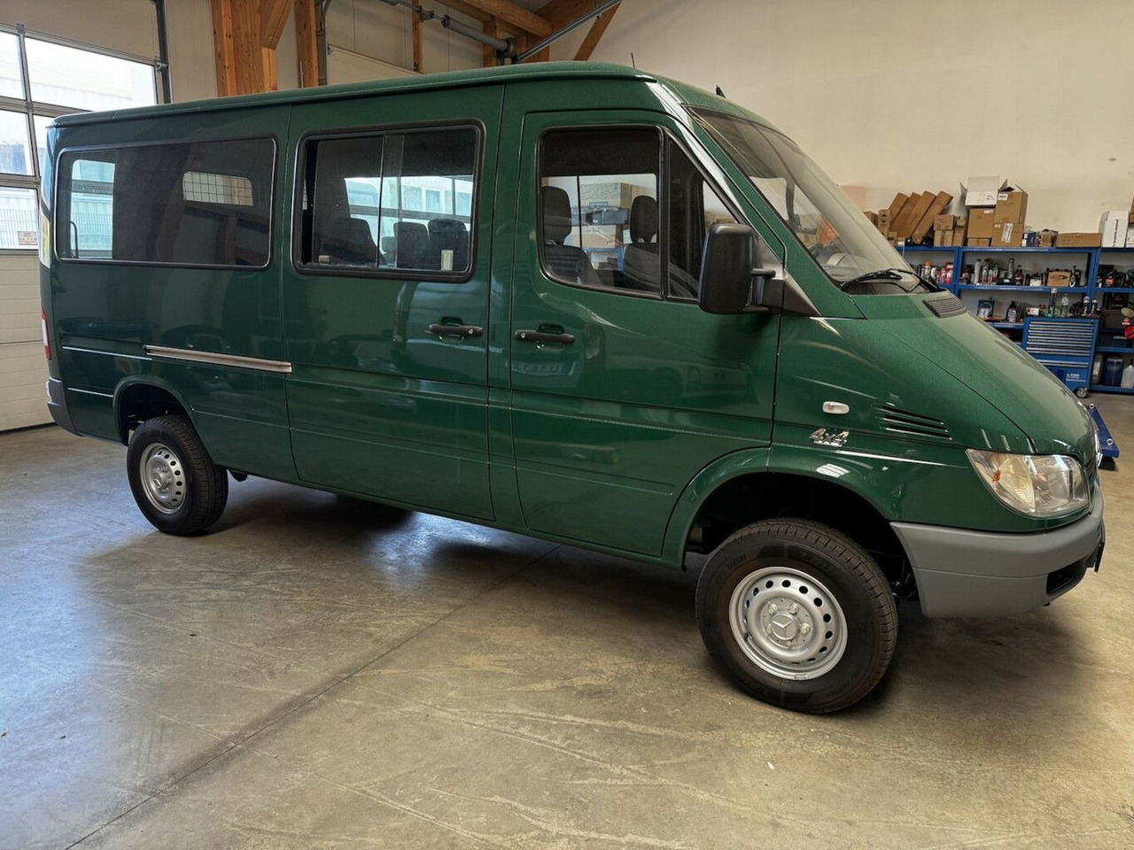 Mercedes-Benz Sprinter 313 CDI 4x4 Allrad ZG3 Topzustand! - Passenger van, Combi van: picture 4 Mercedes-Benz Sprinter 313 CDI 4x4 Allrad ZG3 Topzustand! - Passenger van, Combi van: picture 4