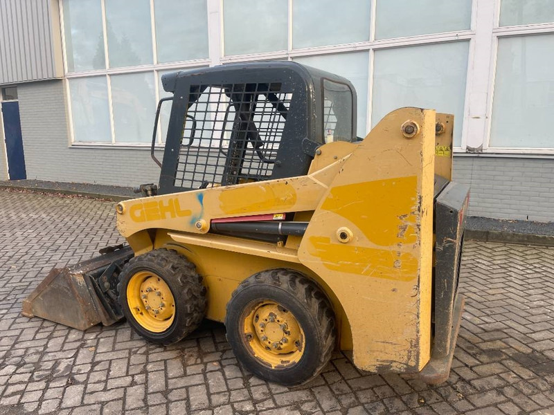 Gehl 3840 E     2015 - Skid steer loader: picture 3 Gehl 3840 E     2015 - Skid steer loader: picture 3