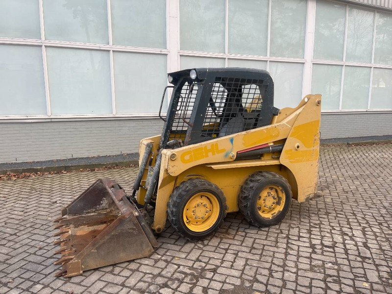 Gehl 3840 E     2015 - Skid steer loader: picture 2 Gehl 3840 E     2015 - Skid steer loader: picture 2