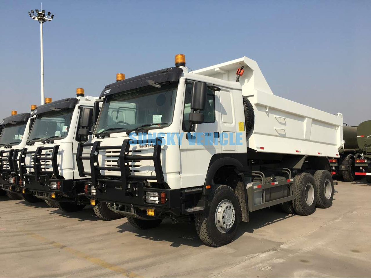 HOWO Brand New 6X4 380/430HP Tipper Truck - Tipper: picture 2 HOWO Brand New 6X4 380/430HP Tipper Truck - Tipper: picture 2