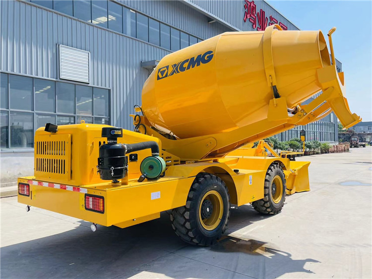 XCMG 4m3 Self-Loading Mobile Concrete Mixer Truck Automatic Concrete Mixer for Sale - Concrete mixer: picture 5 XCMG 4m3 Self-Loading Mobile Concrete Mixer Truck Automatic Concrete Mixer for Sale - Concrete mixer: picture 5