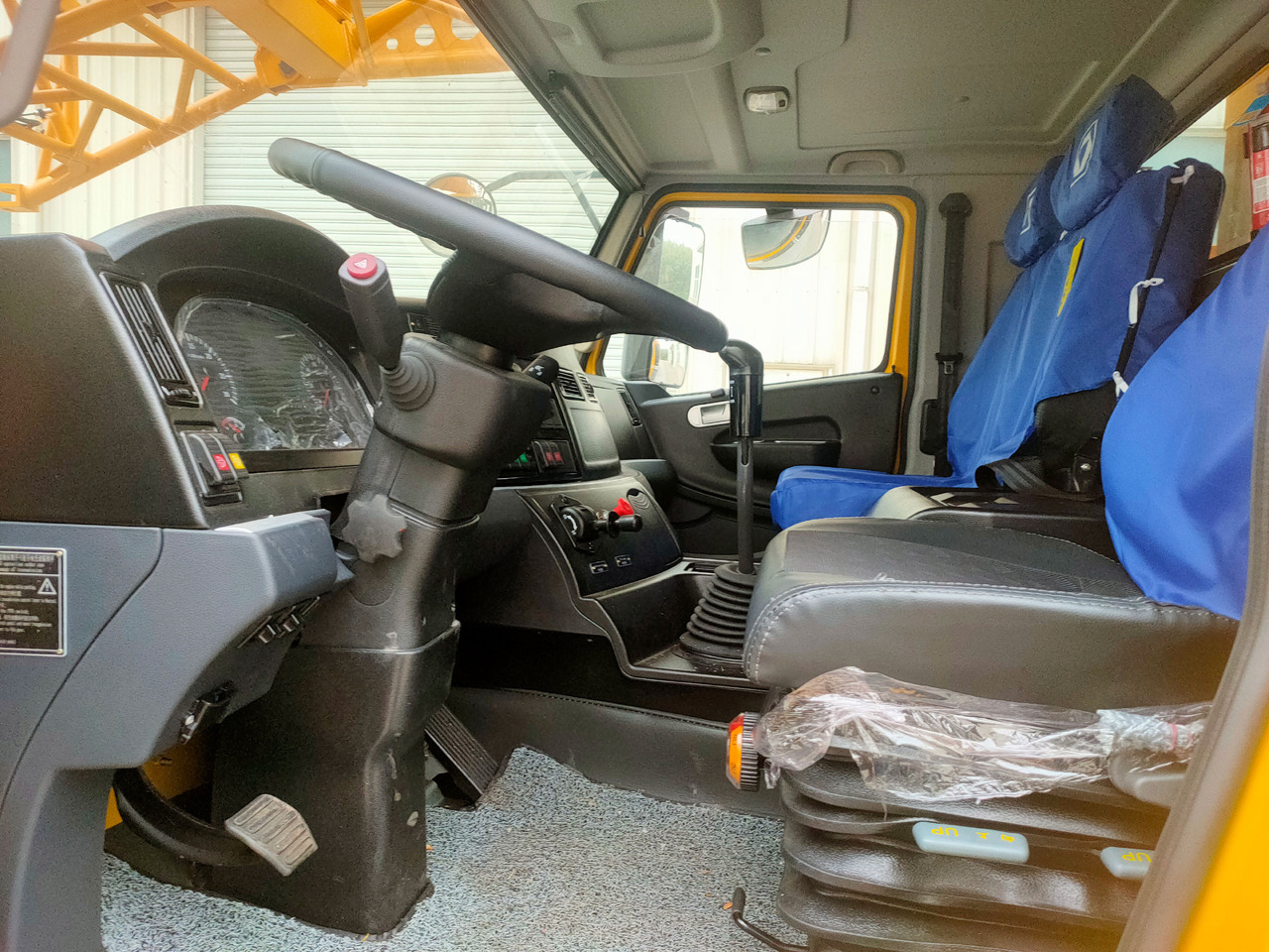 XCMG Factory Hydraulic Crane Telescopic Boom XCT100L7_1 Used 100 Ton Truck Crane For Sale - Mobile crane: picture 2 XCMG Factory Hydraulic Crane Telescopic Boom XCT100L7_1 Used 100 Ton Truck Crane For Sale - Mobile crane: picture 2