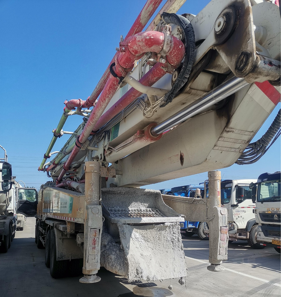 XCMG Factory Second Hand Hydraulic Concrete Pump HB62V 62m Cement Punp Truck For Sale - Concrete pump truck: picture 5 XCMG Factory Second Hand Hydraulic Concrete Pump HB62V 62m Cement Punp Truck For Sale - Concrete pump truck: picture 5