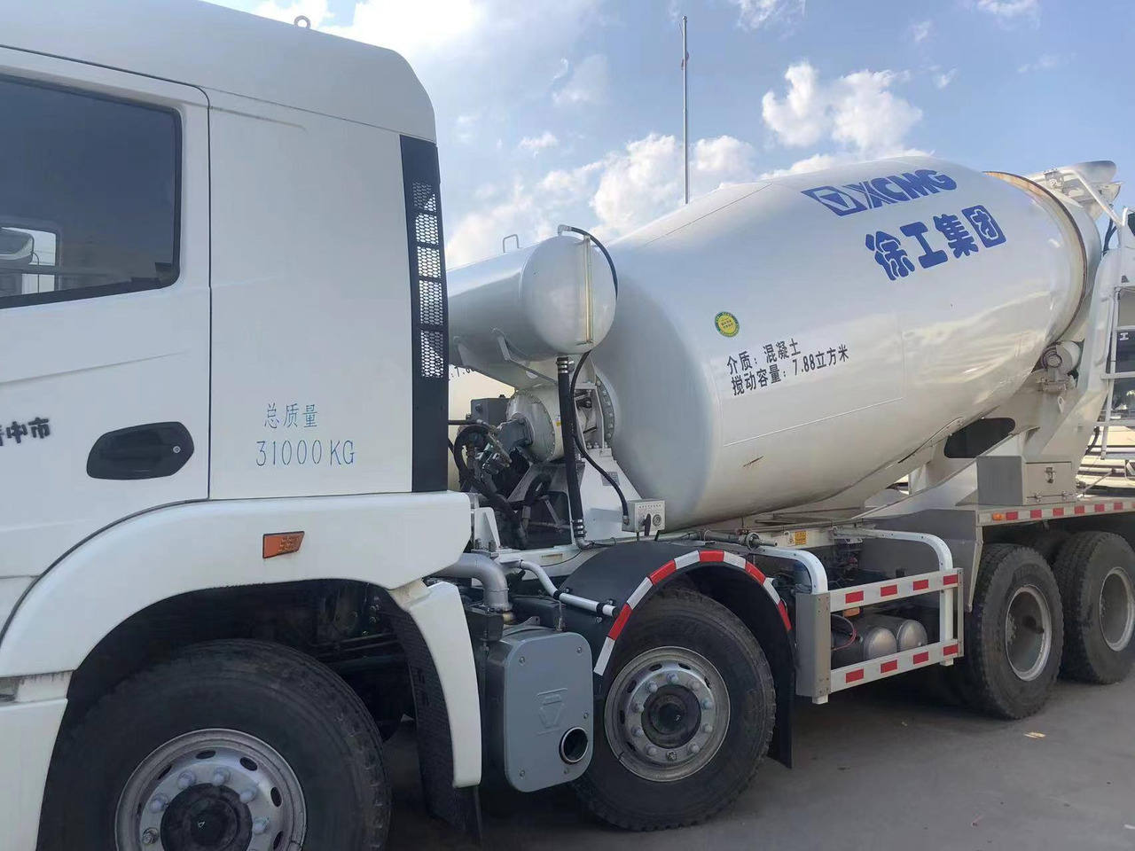 XCMG Official G12V 2021 Year 12m3 Used Cement Concrete Mixer Truck in Good Condition - Concrete mixer truck: picture 2 XCMG Official G12V 2021 Year 12m3 Used Cement Concrete Mixer Truck in Good Condition - Concrete mixer truck: picture 2