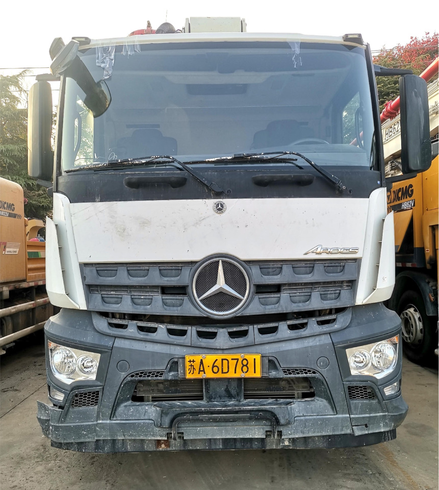 XCMG Official HB62V Second Hand Concrete Pump Truck 62m Truck-mounted Concrete Pump Price - Concrete pump truck: picture 3 XCMG Official HB62V Second Hand Concrete Pump Truck 62m Truck-mounted Concrete Pump Price - Concrete pump truck: picture 3