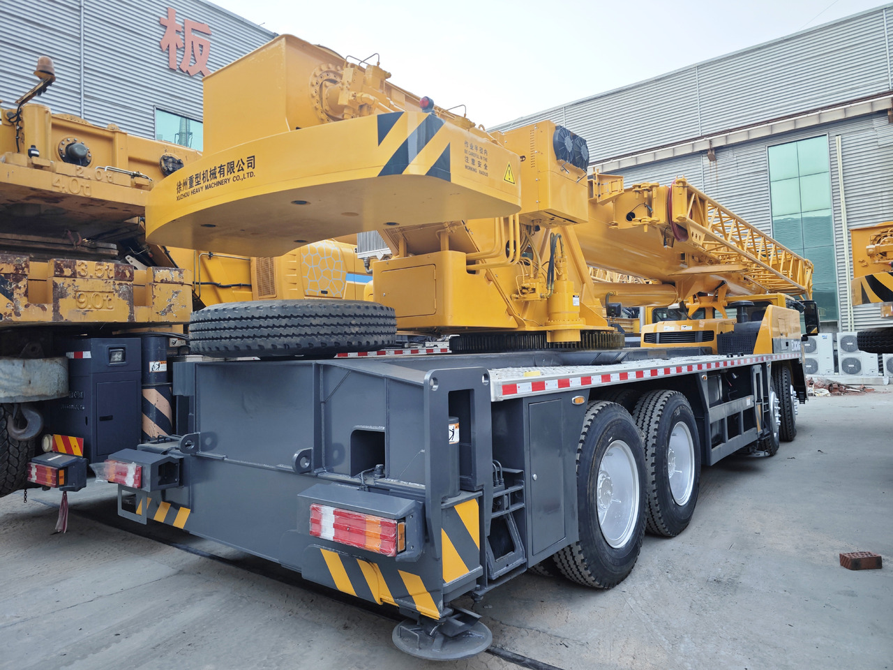 XCMG Official Second Hand Mobile Crane 50 Ton Hydraulic Truck Crane Price - Mobile crane: picture 5 XCMG Official Second Hand Mobile Crane 50 Ton Hydraulic Truck Crane Price - Mobile crane: picture 5