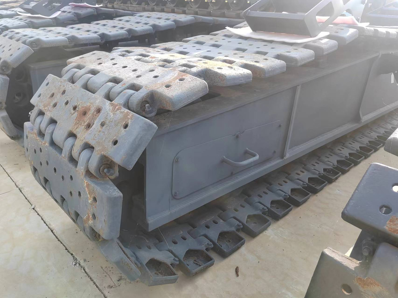 Crawler crane XCMG Official Used Mobile Crawler Crane XGC130-I 130 Ton Hydraulic Diesel Crane Hot Sale: picture 9
