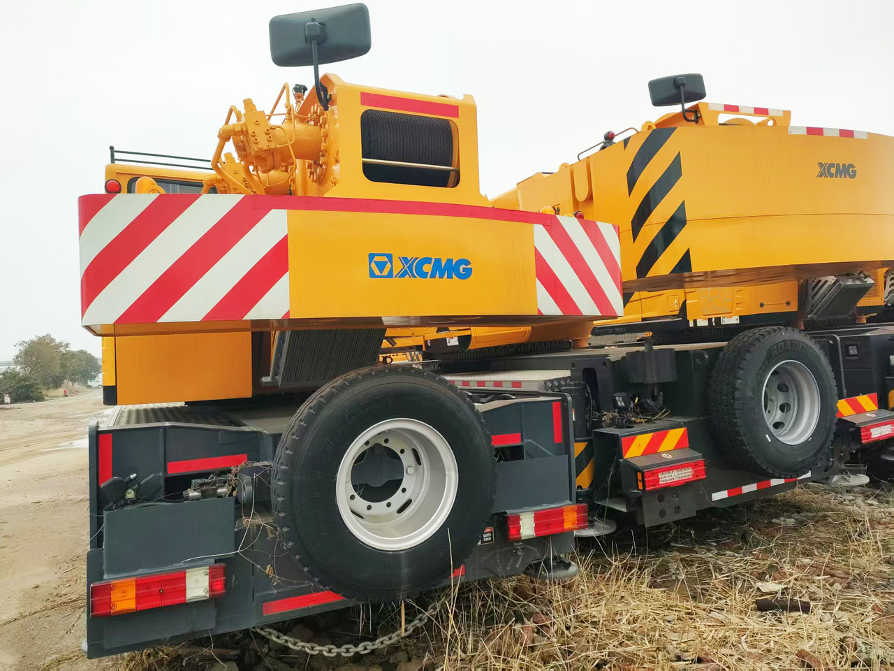 XCMG Official Used Truck Crane 25 ton XCT25L4-Y Hydraulic Arm Mobile Crane Price - Mobile crane: picture 3 XCMG Official Used Truck Crane 25 ton XCT25L4-Y Hydraulic Arm Mobile Crane Price - Mobile crane: picture 3