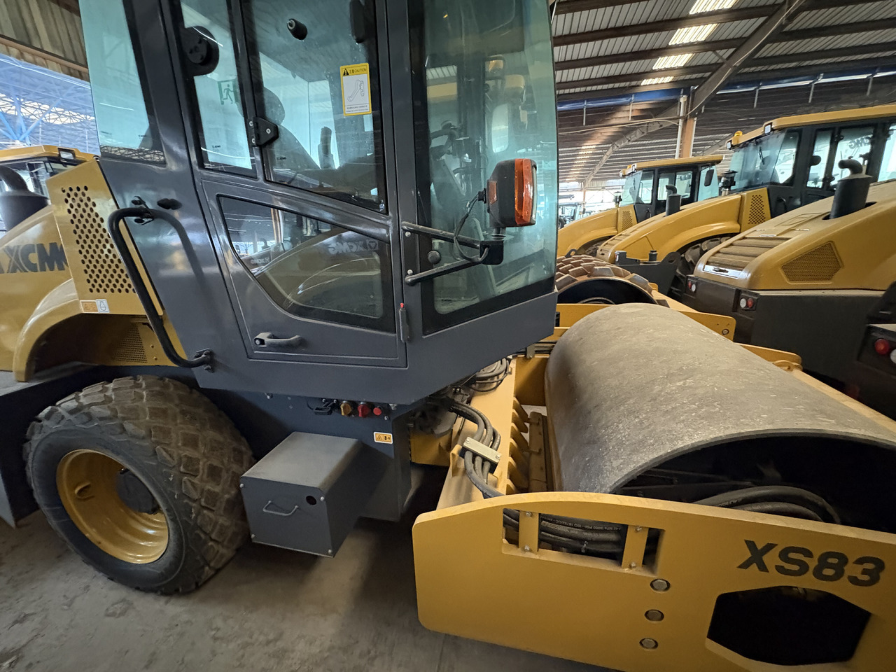 XCMG Used XS83 8 ton small single drum compactor road roller with diesel engine - Road roller: picture 3 XCMG Used XS83 8 ton small single drum compactor road roller with diesel engine - Road roller: picture 3