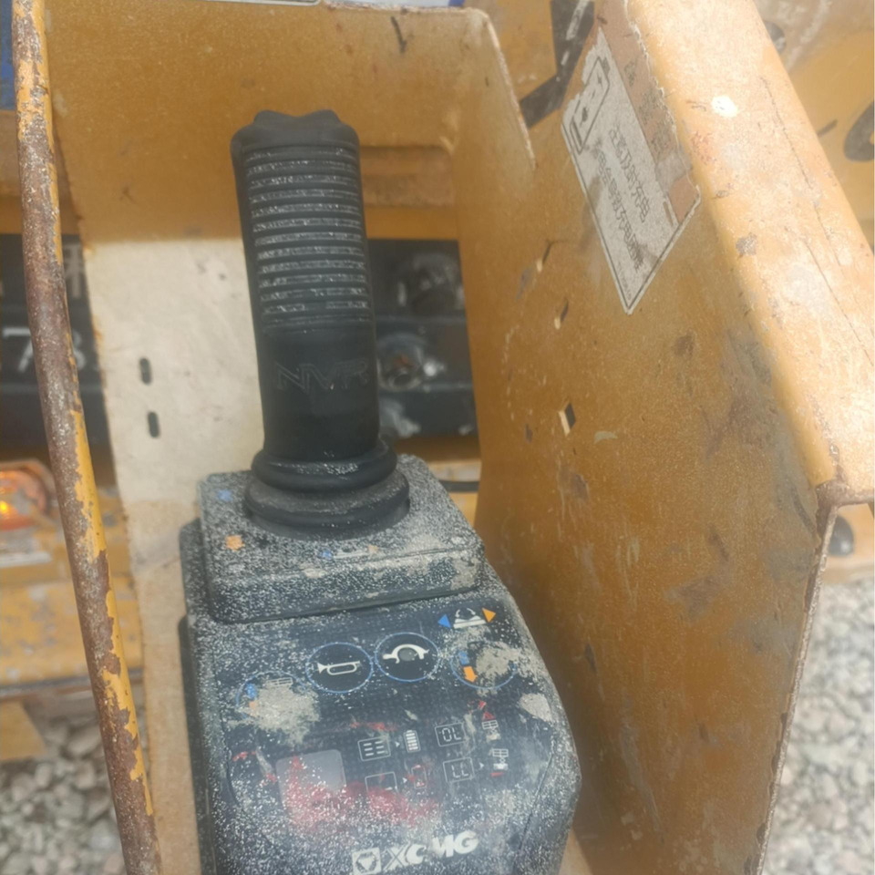 Scissor lift XCMG scissor lift 6m hydraulic Self-propelled scissor lift machine price: picture 8