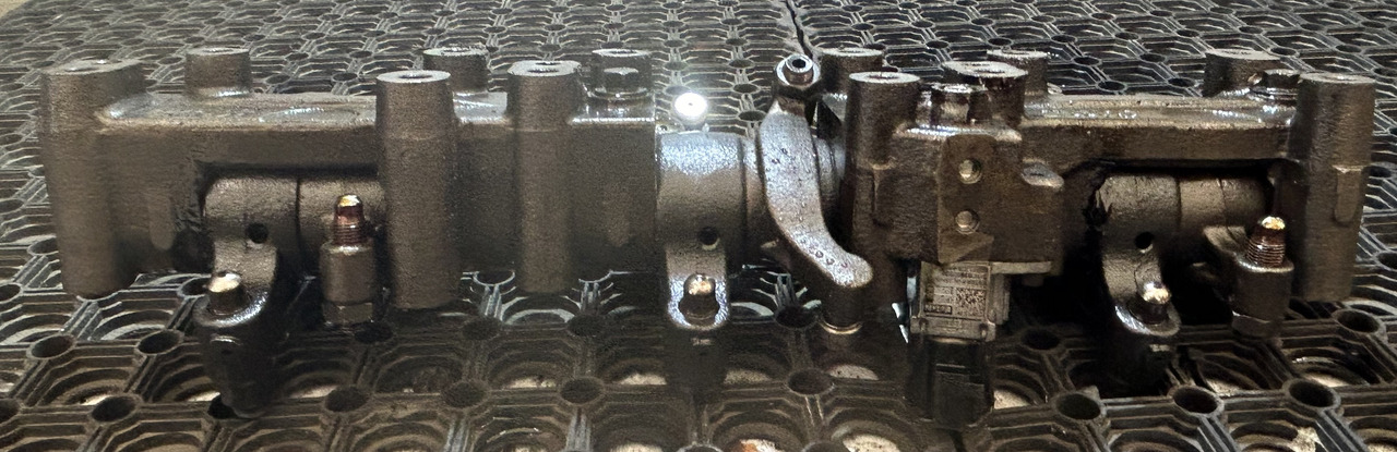 DAF VALVE LEVER ARMS KEYBOARD MX XF 480 - Valve: picture 3 DAF VALVE LEVER ARMS KEYBOARD MX XF 480 - Valve: picture 3