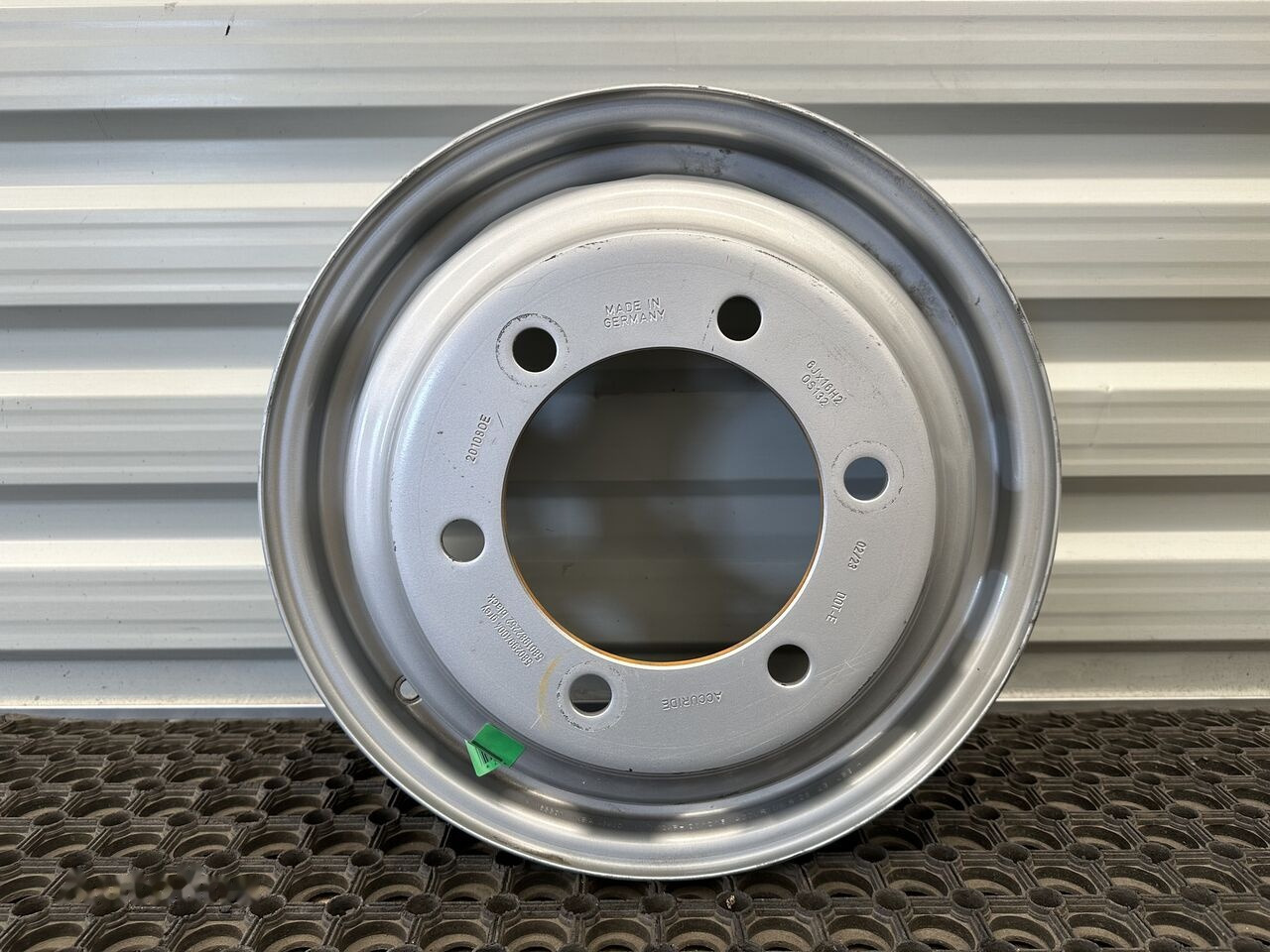 IVECO 6x205 16 IVECO DAILY - Rim for Truck: picture 1 IVECO 6x205 16 IVECO DAILY - Rim for Truck: picture 1