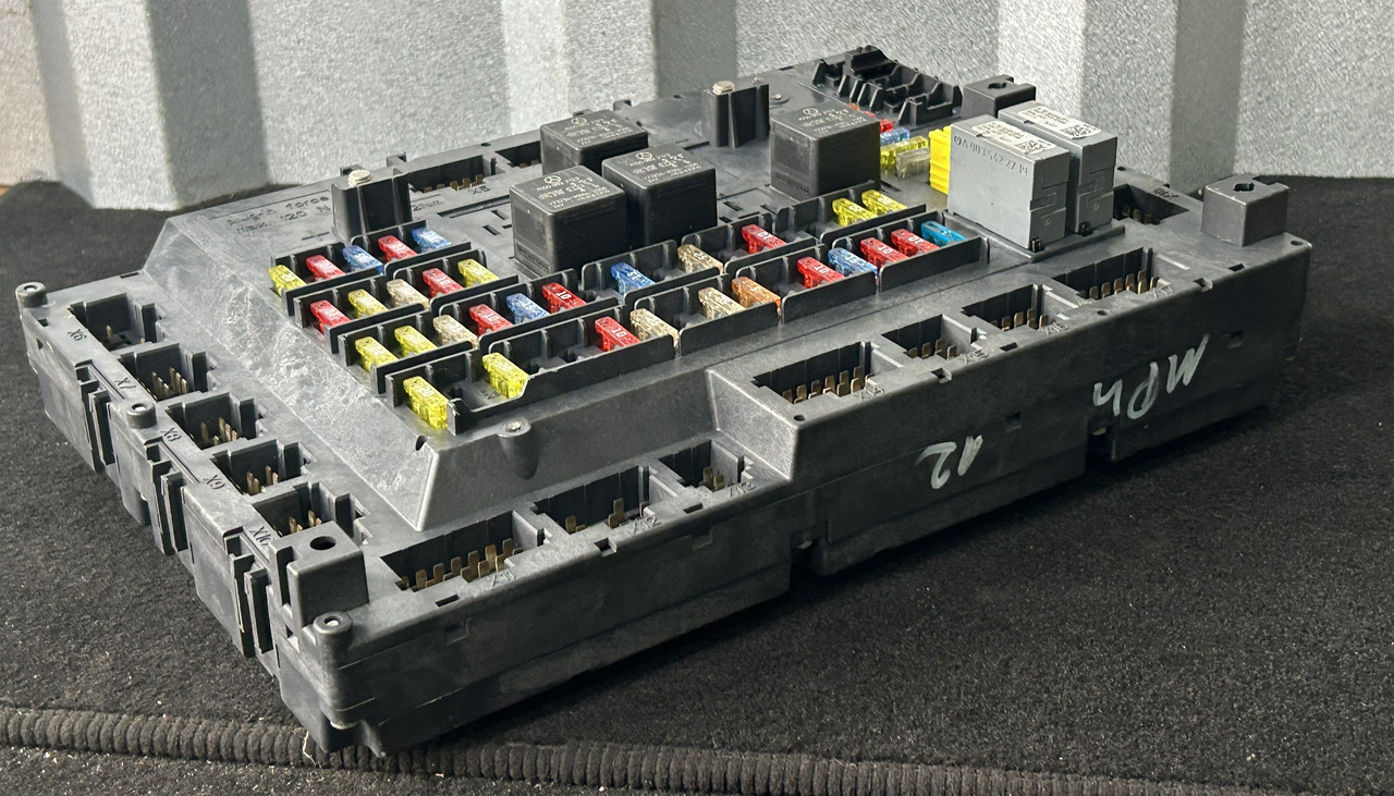 MERCEDES ACTROS MP4 A FUSE MODULE SAM - Fuse: picture 4 MERCEDES ACTROS MP4 A FUSE MODULE SAM - Fuse: picture 4