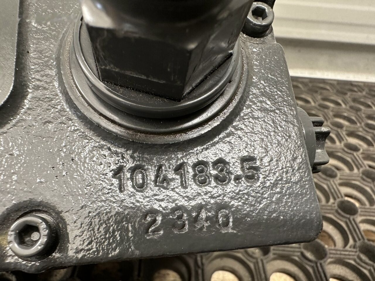 POMPKA PODNOSZENIA KABINY A9605530001 ACTROS MP4 Mercedes-Benz ACTROS MP4 A9605530001 truck - Hydraulic pump for Truck: picture 4 POMPKA PODNOSZENIA KABINY A9605530001 ACTROS MP4 Mercedes-Benz ACTROS MP4 A9605530001 truck - Hydraulic pump for Truck: picture 4