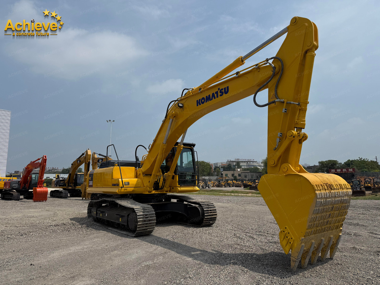 Komatsu hydraulic excavator PC300-8M0 187 /1950KW/rpm 1.4-2.0m³  32000kg Remanufactured【ACHIEVE】 TOP CONDITION!!! - Crawler excavator: picture 1 Komatsu hydraulic excavator PC300-8M0 187 /1950KW/rpm 1.4-2.0m³  32000kg Remanufactured【ACHIEVE】 TOP CONDITION!!! - Crawler excavator: picture 1