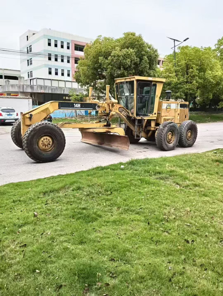 Caterpillar 14H, 140H Motor Grader Original Color CAT Machine - Grader: picture 5 Caterpillar 14H, 140H Motor Grader Original Color CAT Machine - Grader: picture 5