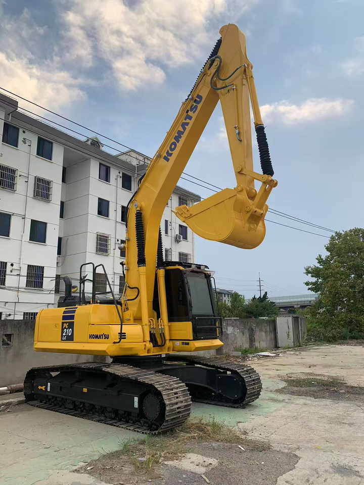 Komatsu Excavator Secondhand Machine Komatsu PC210 for PNG - Crawler excavator: picture 5 Komatsu Excavator Secondhand Machine Komatsu PC210 for PNG - Crawler excavator: picture 5