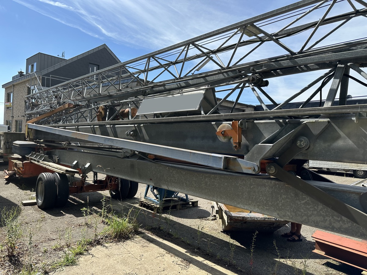 COMEDIL CBR 32 Plus - Self-erecting tower crane: picture 2 COMEDIL CBR 32 Plus - Self-erecting tower crane: picture 2