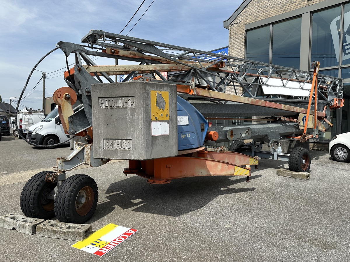 POTAIN IGO 13 - Self-erecting tower crane: picture 1 POTAIN IGO 13 - Self-erecting tower crane: picture 1