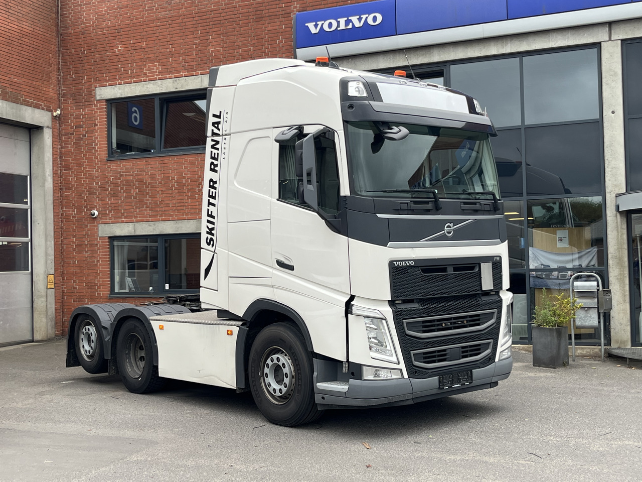 Volvo FH 500 6x2 - Tractor unit: picture 1 Volvo FH 500 6x2 - Tractor unit: picture 1