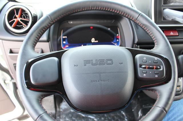 Cab chassis truck FUSO Canter 4C15E: picture 6