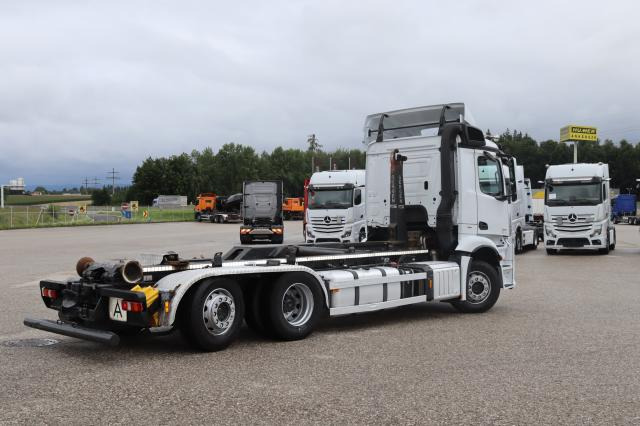 Mercedes-Benz Antos 2551 ENA - Hook lift truck: picture 4 Mercedes-Benz Antos 2551 ENA - Hook lift truck: picture 4