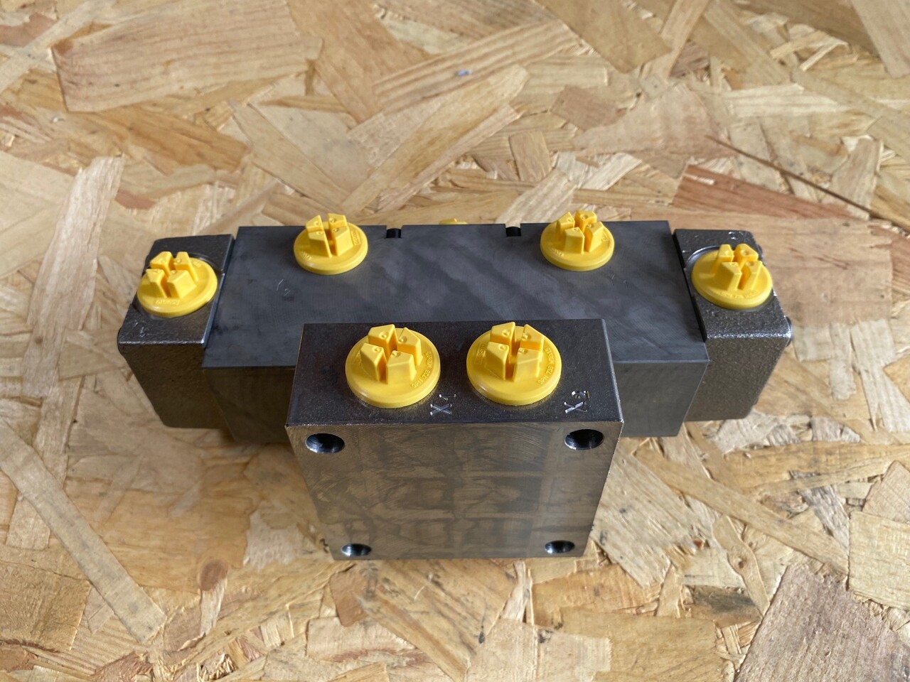 O&K Terex RH120 RH170 RH400 Swing balance valve 2765990 1523304 486-3481 - Spare parts for Truck: picture 2 O&K Terex RH120 RH170 RH400 Swing balance valve 2765990 1523304 486-3481 - Spare parts for Truck: picture 2