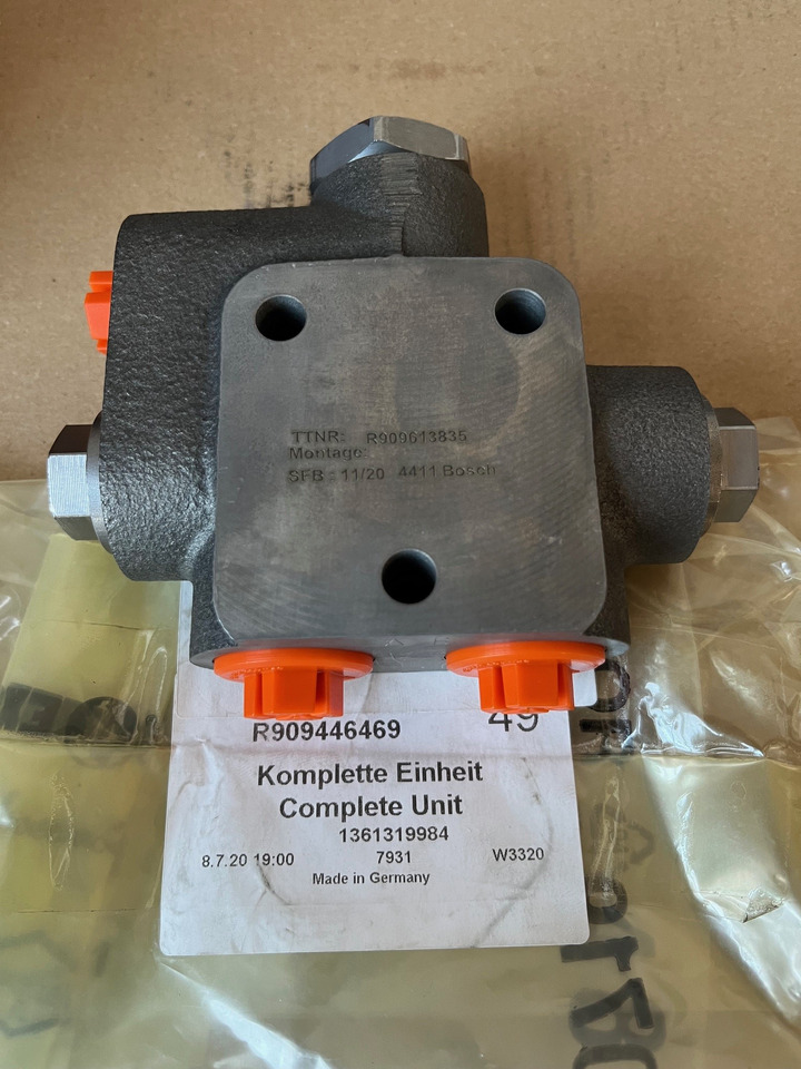 REXROTH R909446469 Flushing & Boost valve - Spare parts for Excavator: picture 2 REXROTH R909446469 Flushing & Boost valve - Spare parts for Excavator: picture 2