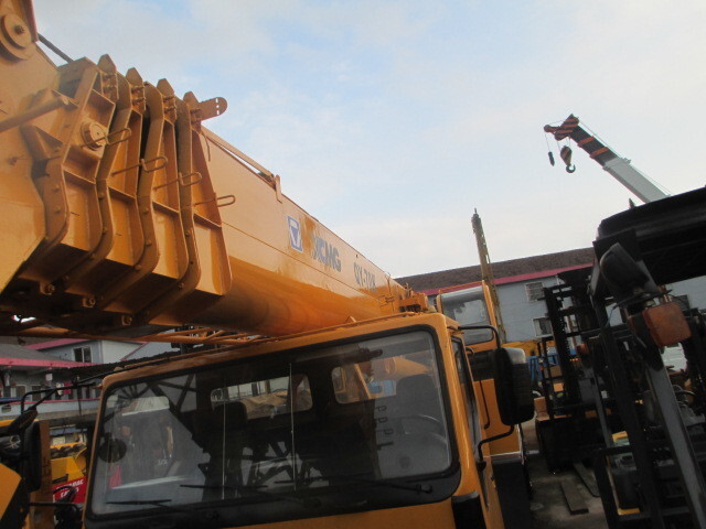 Mobile crane XCMG QY70K: picture 7