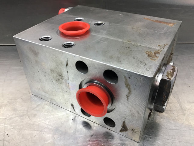 Liebherr Check Valve - Hydraulics: picture 2 Liebherr Check Valve - Hydraulics: picture 2