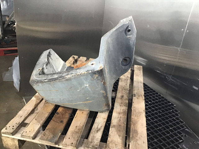 Liebherr Counterweight Right - Counterweight for Agricultural machinery: picture 2 Liebherr Counterweight Right - Counterweight for Agricultural machinery: picture 2