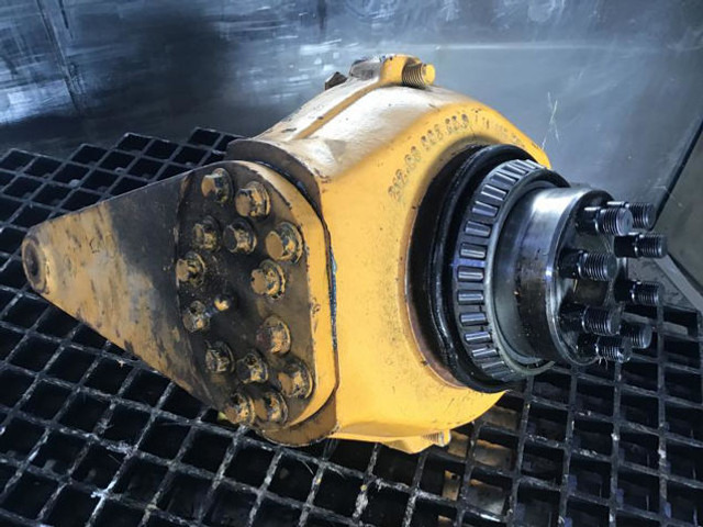 Liebherr L509 - Steering knuckle: picture 1 Liebherr L509 - Steering knuckle: picture 1