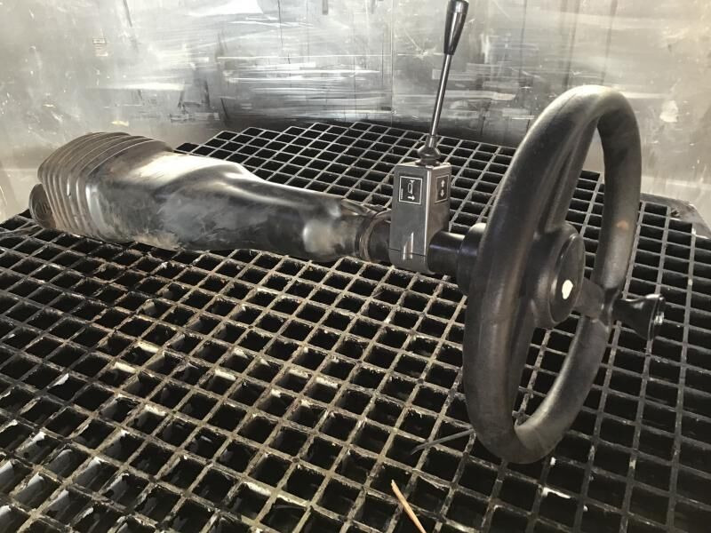 Liebherr - Steering column: picture 1 Liebherr - Steering column: picture 1