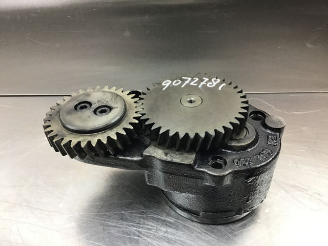 Liebherr Oil Pump - Oil pump: picture 1 Liebherr Oil Pump - Oil pump: picture 1