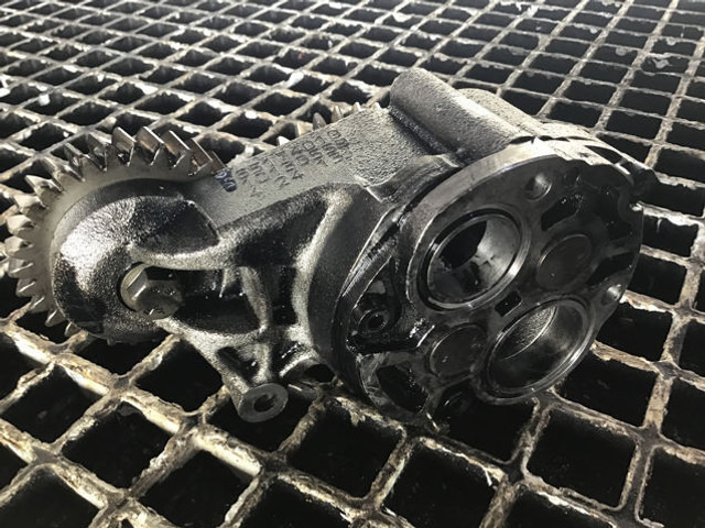 Liebherr Oil Pump - Oil pump: picture 2 Liebherr Oil Pump - Oil pump: picture 2