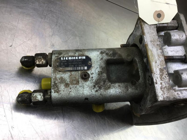 Liebherr Pedal - Pedal: picture 2 Liebherr Pedal - Pedal: picture 2