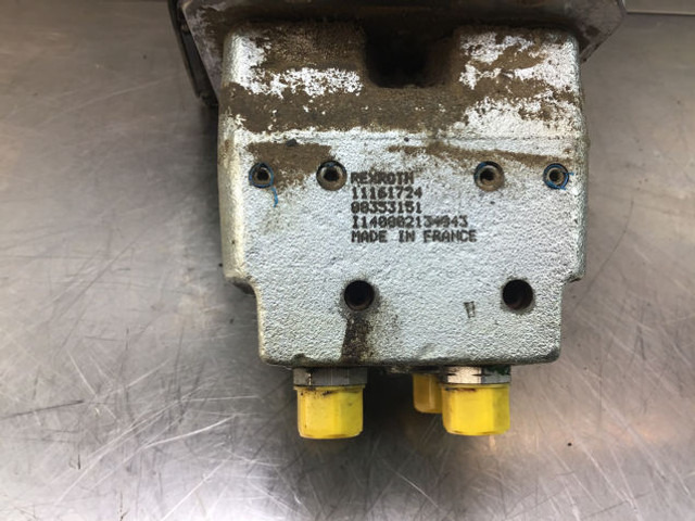 Liebherr Pilot Control Unit - Pedal: picture 2 Liebherr Pilot Control Unit - Pedal: picture 2