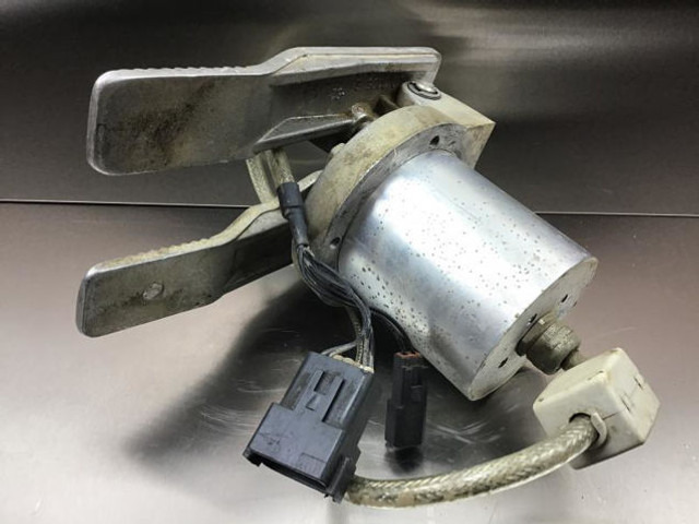 Liebherr Pilot Control Unit - Pedal: picture 3 Liebherr Pilot Control Unit - Pedal: picture 3