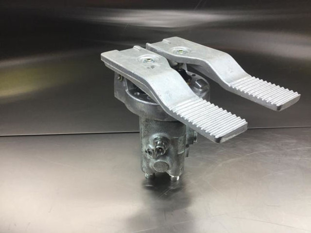 Liebherr Pilot Control Unit - Pedal: picture 4 Liebherr Pilot Control Unit - Pedal: picture 4