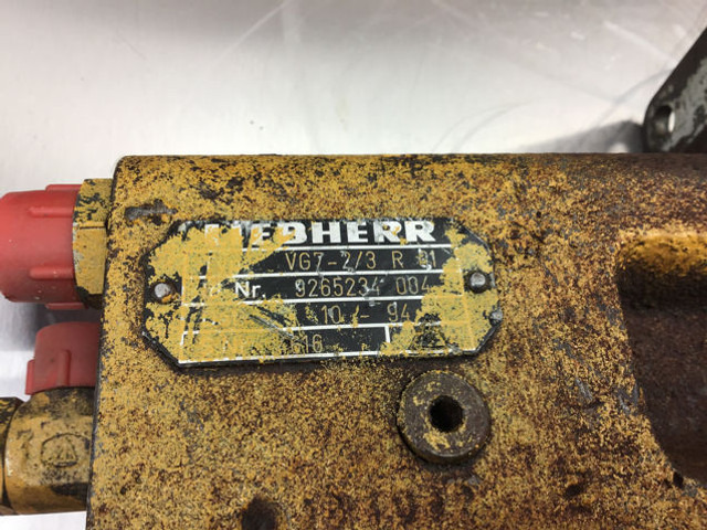 Liebherr Pilot Control Unit - Pedal: picture 4 Liebherr Pilot Control Unit - Pedal: picture 4