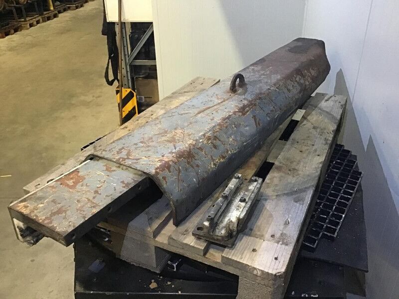 Liebherr R954C / R956 / R964C / R956 LC / R966 / R966 LC-V / R970 S-HD / R976 LCV / R966 LC - Hydraulic cylinder: picture 4 Liebherr R954C / R956 / R964C / R956 LC / R966 / R966 LC-V / R970 S-HD / R976 LCV / R966 LC - Hydraulic cylinder: picture 4