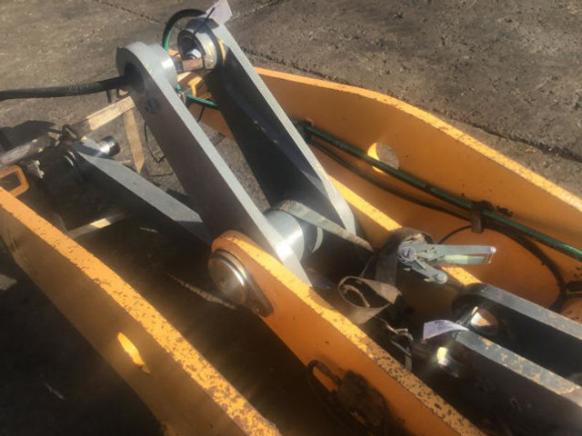 Quick coupler Liebherr Shift Lever: picture 6