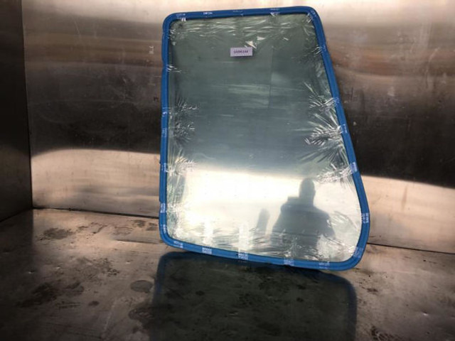 Liebherr Window Glass - Window and parts: picture 3 Liebherr Window Glass - Window and parts: picture 3