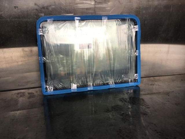 Liebherr Window Glass - Window and parts: picture 3 Liebherr Window Glass - Window and parts: picture 3