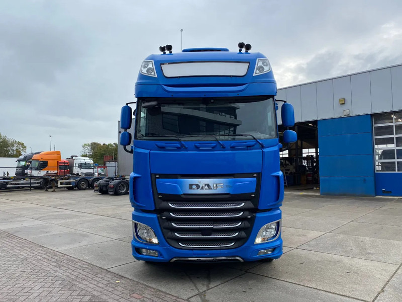 DAF XF 106.480 SSC / Full spoilers / Retarder / Stand Airco / Hydraulic - Tractor unit: picture 2 DAF XF 106.480 SSC / Full spoilers / Retarder / Stand Airco / Hydraulic - Tractor unit: picture 2